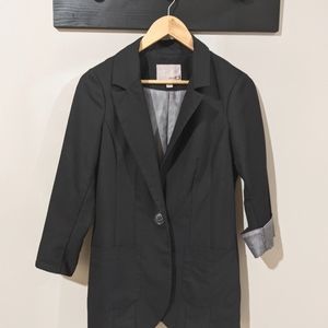 Dynamite blazer with contrast cuff,size medium.